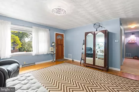 217 E 4th Ave, Ranson, WV 25438 photo 7
