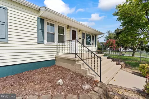 217 E 4th Ave, Ranson, WV 25438 photo 4