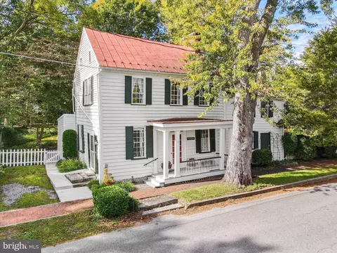 204 W Washington St, Shepherdstown, WV 25443