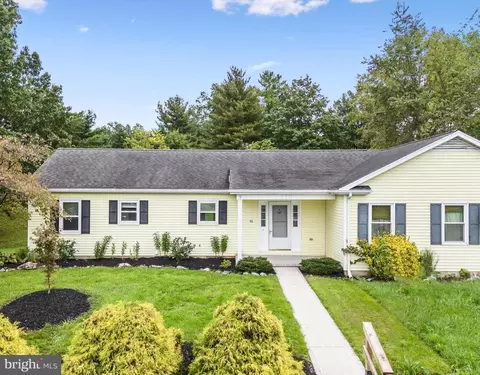 46 Newington Ct N, Charles Town, WV 25414