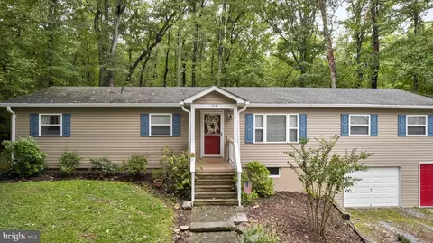 218 Red Fox Rd, Harpers Ferry, WV 25425