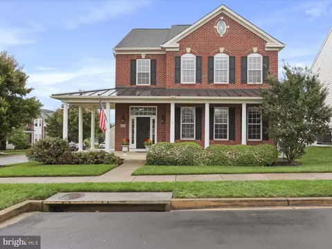 464 Lord Fairfax St, Charles Town, WV 25414