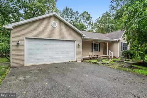 331 Foothill Ln, Harpers Ferry, WV 25425