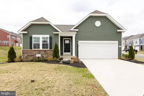 105 Edinburgh Ct, Charles Town, WV 25414