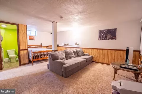 Bedroom - 44 Orchard Dr, Ranson, WV 25438 photo 4 of 4