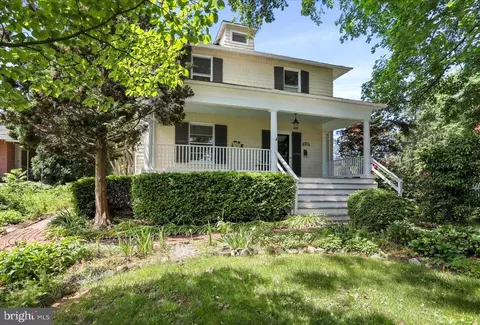 522 S Mildred St, Charles Town, WV 25414