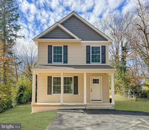 816 Beckwith St, Charles Town, WV 25414