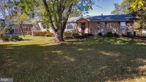 1939 Brucetown Rd, Kearneysville, WV 25430