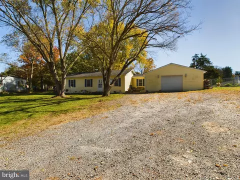 249 Black Walnut Dr, Kearneysville, WV 25430