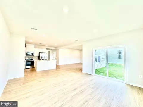 59 Eisenhower Ave, Ranson, WV 25438 photo 3