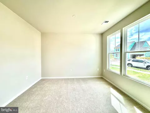 59 Eisenhower Ave, Ranson, WV 25438 photo 7