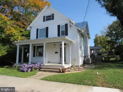 405 S Mildred St, Ranson, WV 25438 photo 2