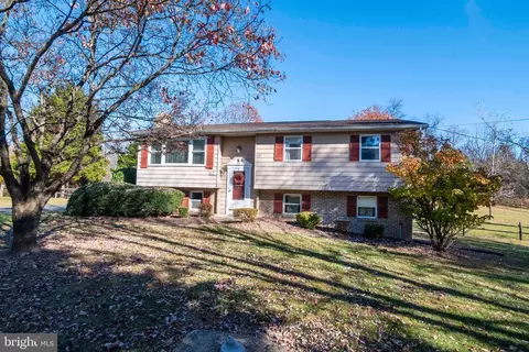 67 Wildflower Ln, Shepherdstown, WV 25443