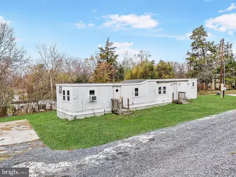 10 New Harmony Ln, Harpers Ferry, WV 25425