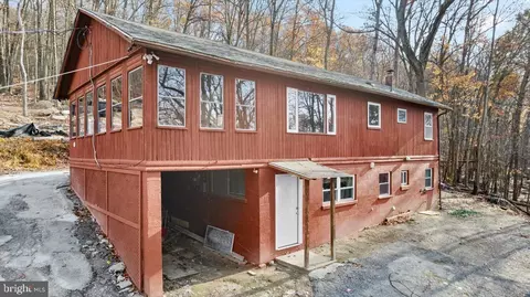 202 Mountain Dew Ln, Harpers Ferry, WV 25425