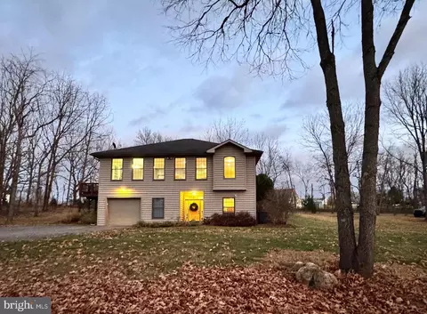 232 Southpaw Ln, Shepherdstown, WV 25443