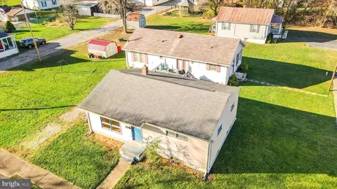 227 E 2nd Ave, Ranson, WV 25438 photo 2