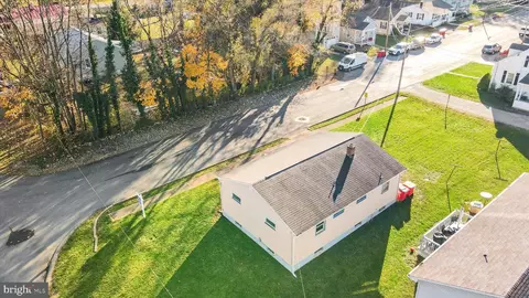 227 E 2nd Ave, Ranson, WV 25438 photo 4