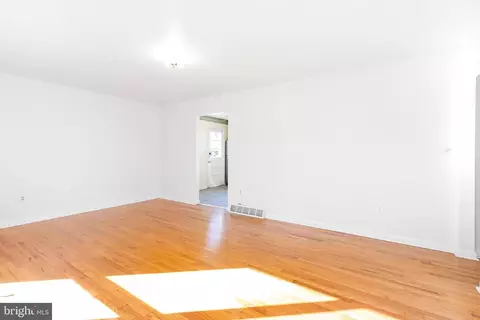 227 E 2nd Ave, Ranson, WV 25438 photo 9