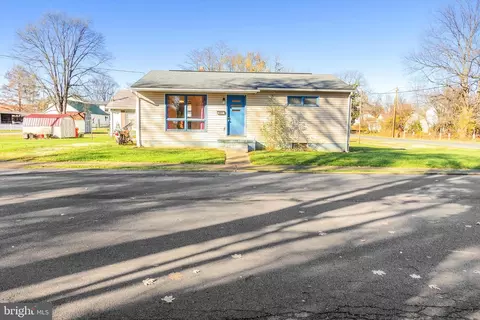 227 E 2nd Ave, Ranson, WV 25438