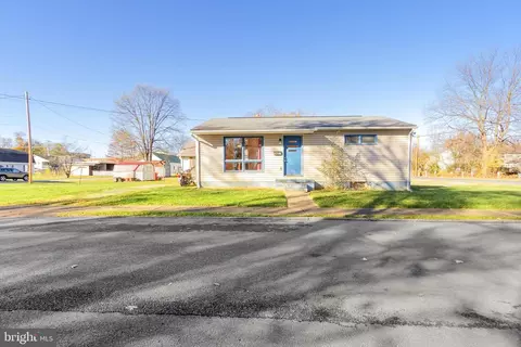 227 E 2nd Ave, Ranson, WV 25438 photo 31