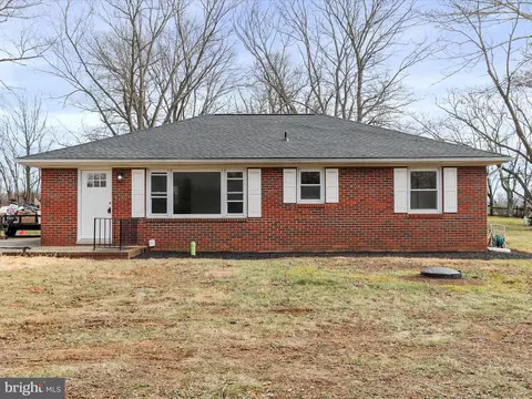 1580 Berryville Pike, Charles Town, WV 25414