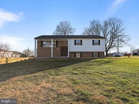311 Ambrose Dr, Ranson, WV 25438 photo 3