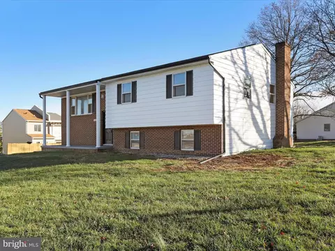 311 Ambrose Dr, Ranson, WV 25438 photo 2