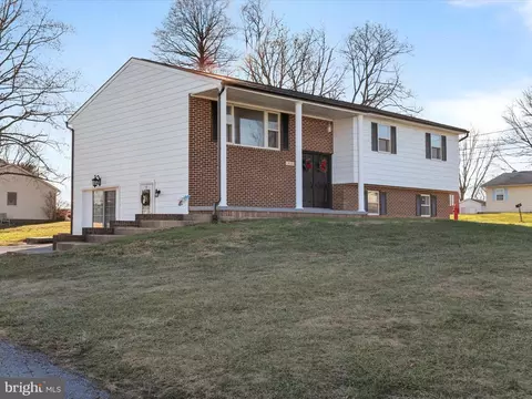 311 Ambrose Dr, Ranson, WV 25438 photo 4