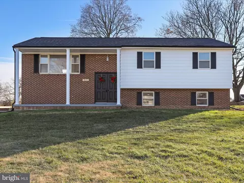 311 Ambrose Dr, Ranson, WV 25438