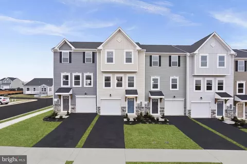 176 Huntwell West Ave, Ranson, WV 25438