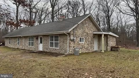 12 Winona Cir, Harpers Ferry, WV 25425