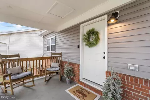 Exterior - 115 E 7th Ave, Ranson, WV 25438 photo 2 of 4