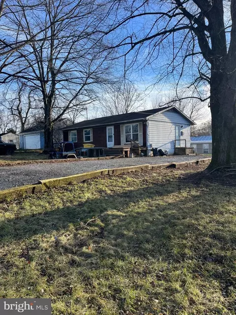 72 Bugle Ln, Kearneysville, WV 25430