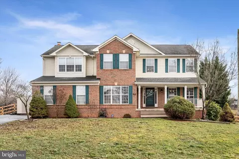 85 Doral Ct, Charles Town, WV 25414