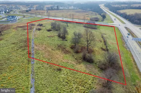 Berryville Pike, Charles Town, WV 25414
