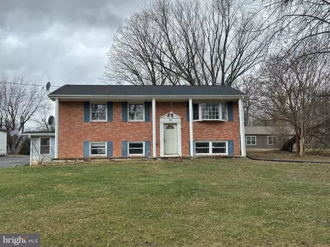 178 Maple Ave, Harpers Ferry, WV 25425