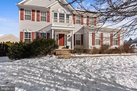15 Spanish Bay Ct, Charles Town, WV 25414