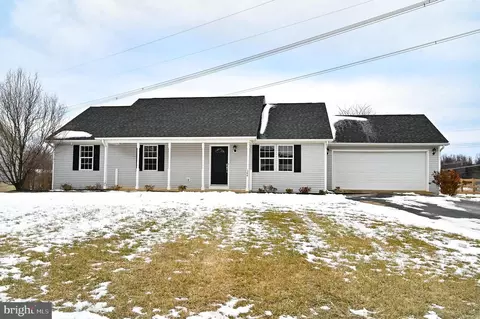 144 C Edward Ln, Charles Town, WV 25414