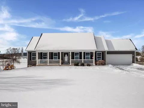 39 Pleasant Acres Ct, Kearneysville, WV 25430