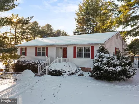 45 Willis Dr, Shepherdstown, WV 25443