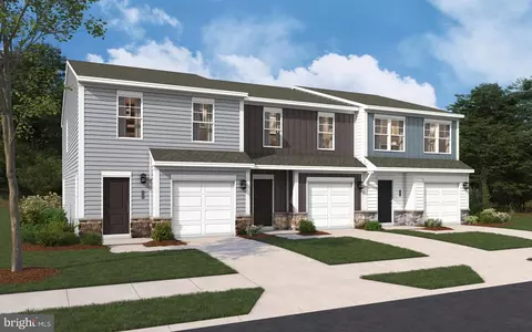33 Apollo Rd, Charles Town, WV 25414