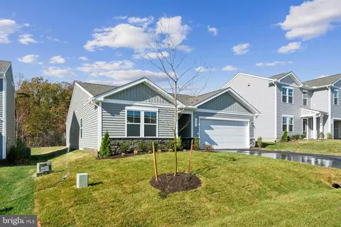 35 Dove Rd, Charles Town, WV 25414