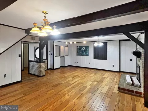 Living - 84 Sybil Ct, Shepherdstown, WV 25443 photo 15 of 15