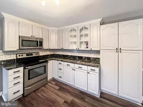 Kitchen - 84 Sybil Ct, Shepherdstown, WV 25443 photo 3 of 3