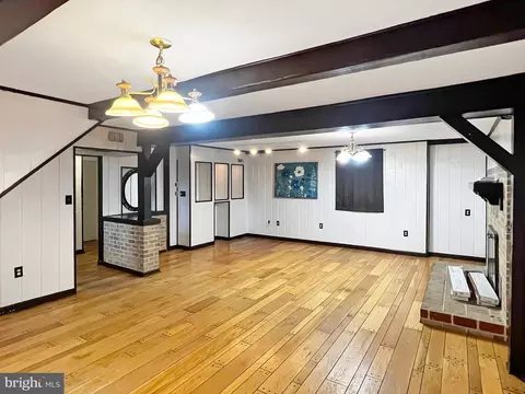Living - 84 Sybil Ct, Shepherdstown, WV 25443 photo 12 of 15