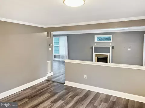 Living - 84 Sybil Ct, Shepherdstown, WV 25443 photo 4 of 15