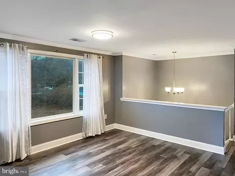Living - 84 Sybil Ct, Shepherdstown, WV 25443 photo 3 of 15