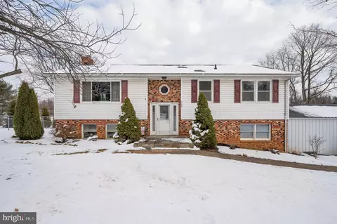 208 Seventh St, Shenandoah Junction, WV 25442