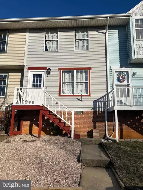 203 Willow Brook Dr, Charles Town, WV 25414